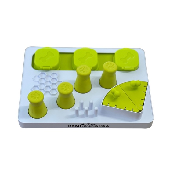 Interactive toys and slow feeding 
offer many benefits to your dog - Picture 7 of 7